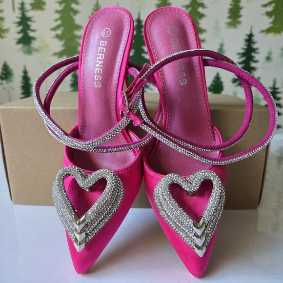 Berness Shoes - Berness Fuchsia Heart Pointed Toe Women's Pump Heels